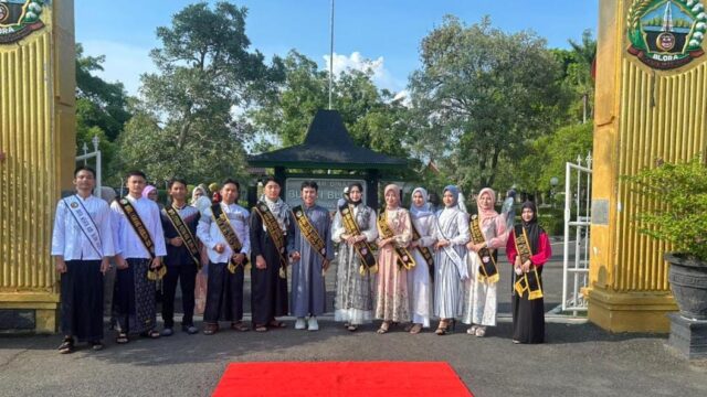 “Blora Run-Way: Saat Alun-Alun ‘Bicara’ Lewat Goresan Batik dan Langkah Kaki”